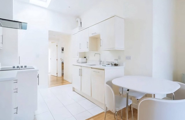 Bright 2BD in Dublin city center