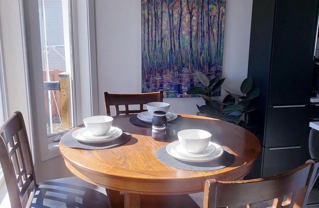 Bright 5 Bedroom Home- The Royal Oaks Lodge