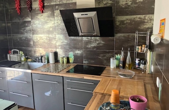 Bright, air-conditioned apartment