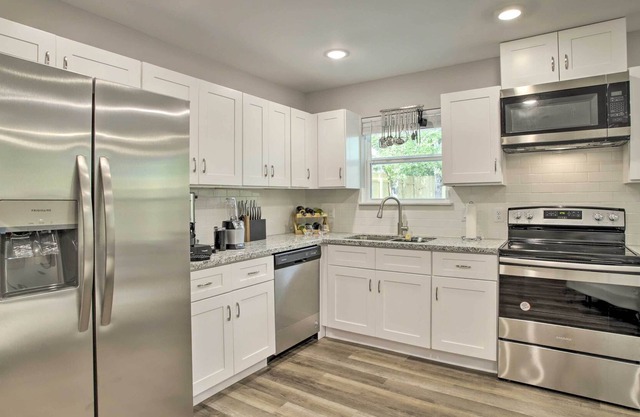 Bright & Airy Houston Home < 9 Mi to Downtown