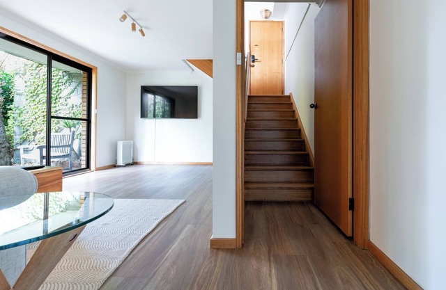 Bright and Beautiful Near the Gorge with Parking