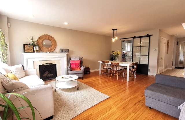Bright and charming home with gorgeous backyard