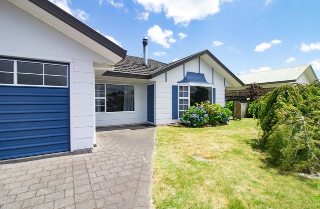Bright and cosy holiday home away from home in Taupo.