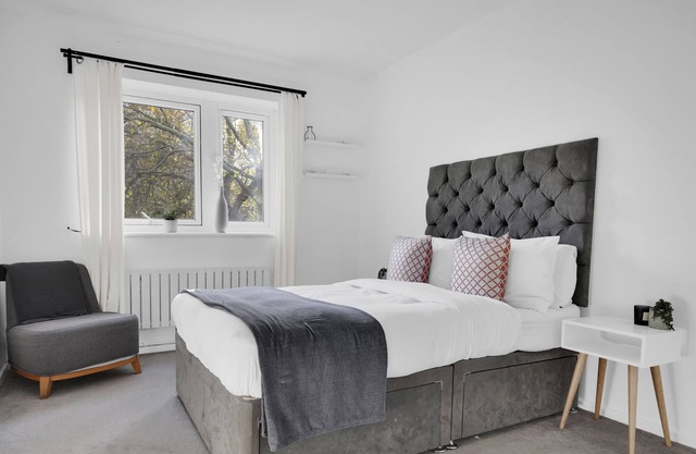 Bright and Cozy Peckham Apartments by London Bridge