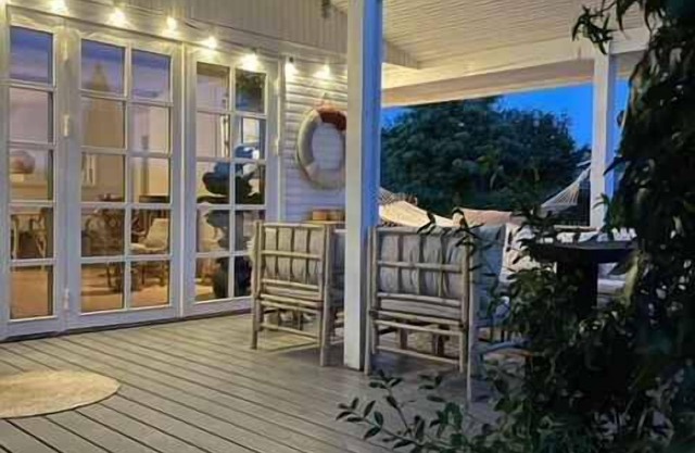 Bright and cozy summer cottage on a secluded plot