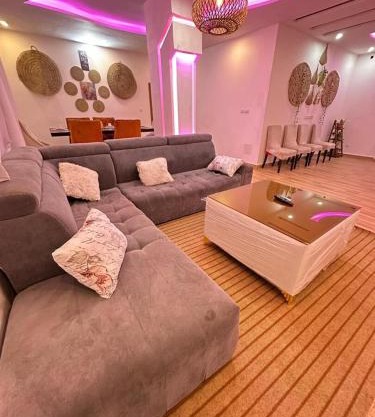 Bright and modern 1-bedroom apartment in Lomé