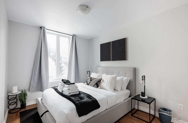 Bright and Modern Apartment for 4Ppl