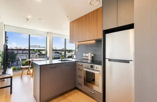 Bright And Modern Apartment On K Road!