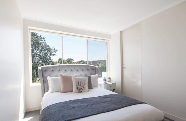 Bright and Modern Pad in Flemington with Parking