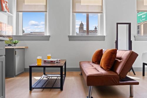 Bright and Modern Studio in Louisville # 303