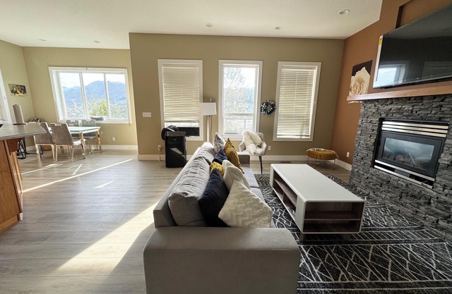 Bright and Private 3-Bedroom Retreat in Chilliwack