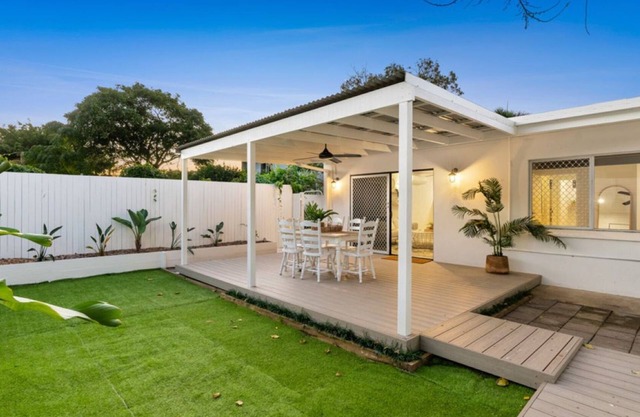 Bright and Spacious Triplex Near Holloways Beach