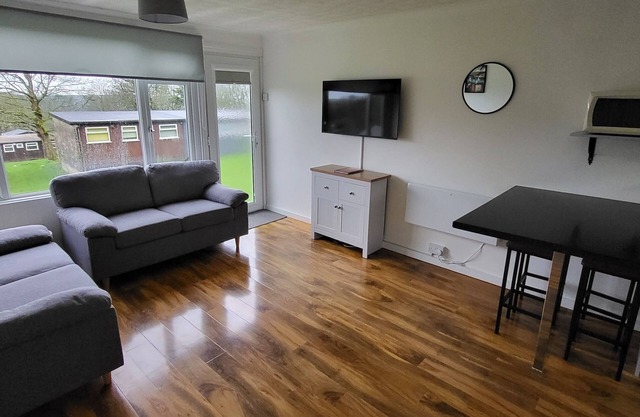 Bright and spacious 2 bedroom holiday lodge. Free wi-fi and pet friendly!