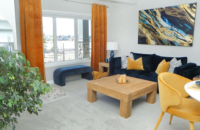 Bright and sunny 1-bdr guest suite in South Calgary