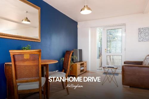 Bright and Warm 1-bed Annexe in West Bridgford, Nottingham by Renzo, Free Driveway Parking!