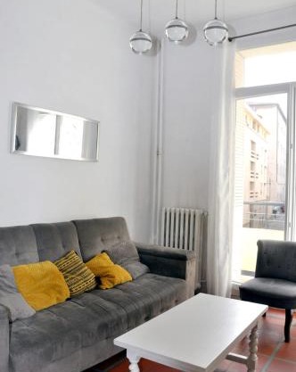 Bright apartment close to city centre
