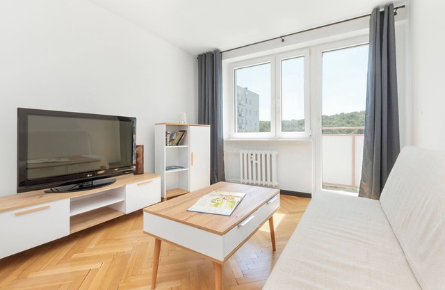 Bright Apartment Gdynia for 4 by Renters