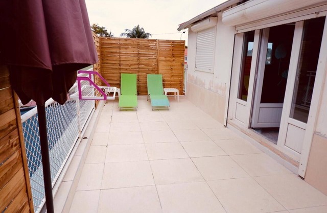 Apartamento luminoso con terraza.