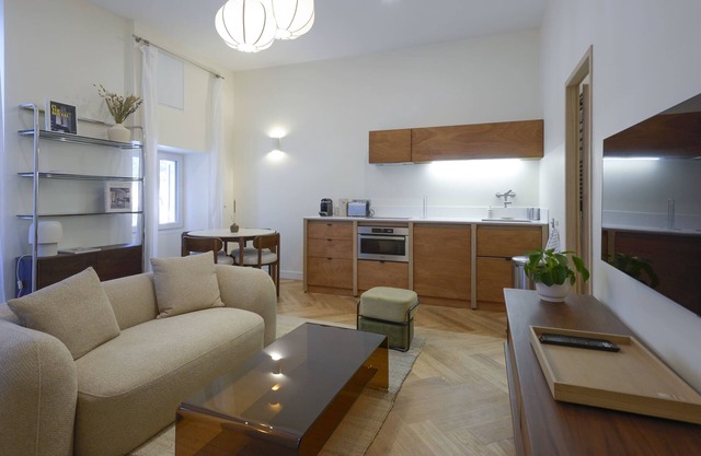 Bright apartment in the heart of Endoume