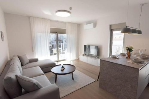 Bright apartment in the New building (FORM F1)