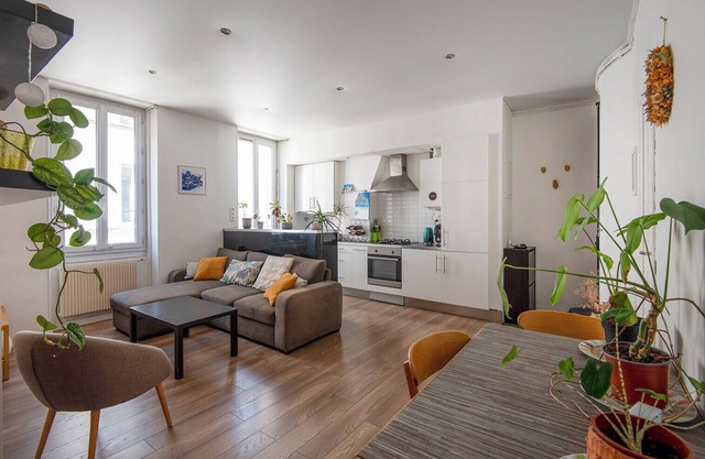 Bright apartment near Notre-Dame du Mont