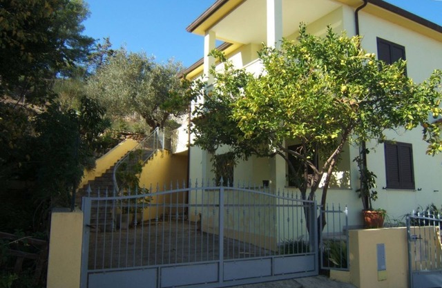 Bright apartment - sea view - a few km from Budoni