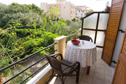 Bright apartment with balcony close to the beach #4