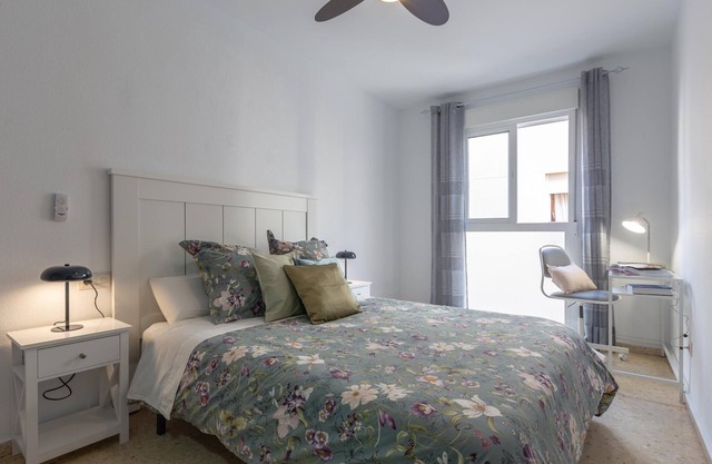 Luminoso apartamento con terraza y parking en el centro