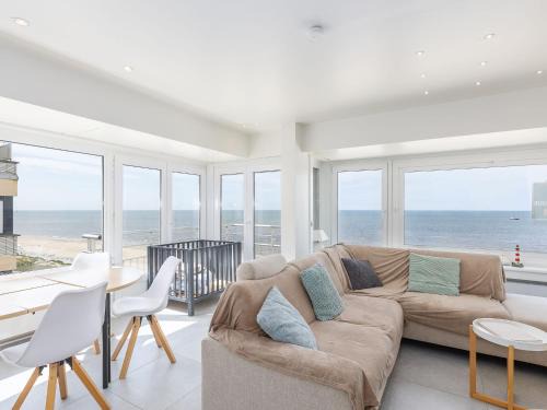 Bright Beachfront Apartment
