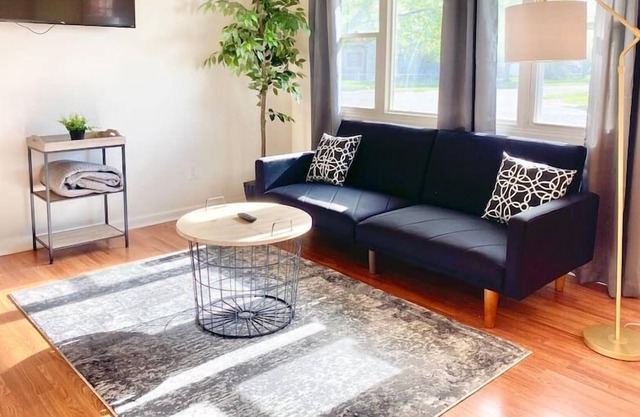 Bright+Beautiful | 2BR Home | WSU+WPAFB