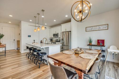 Bright Colorado Springs Home, 10 Mi to Dtwn!