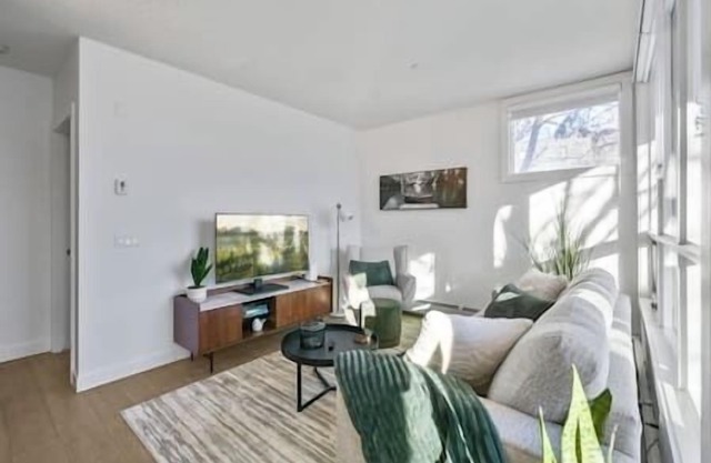 Bright Condo | 5 mins from DT | UG Stall