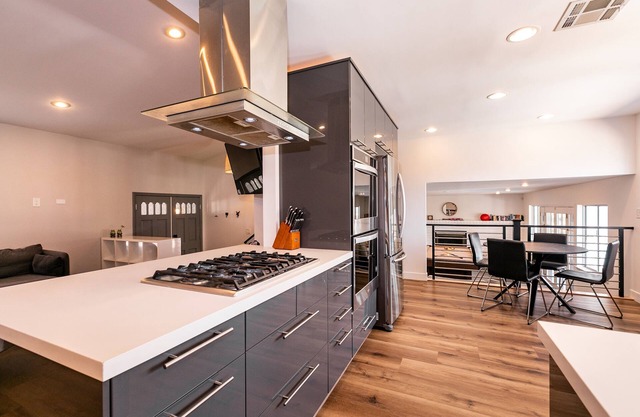 Bright, Modern 4BR with Beautiful Backyard & Pool!