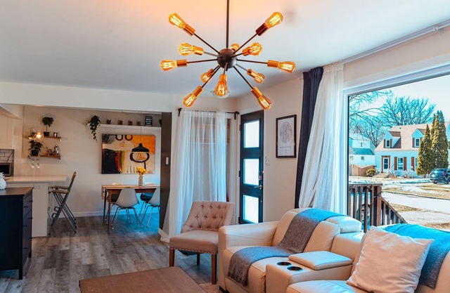Bright & Cozy 4-bedroom House