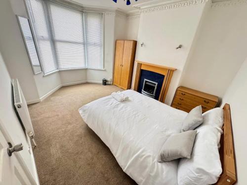 Bright & Cozy Private Room Near Bristol City Centre