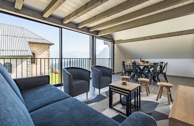 Bright Duplex in Albiez-Montrond - 2 Bedrooms, Close to the Slopes