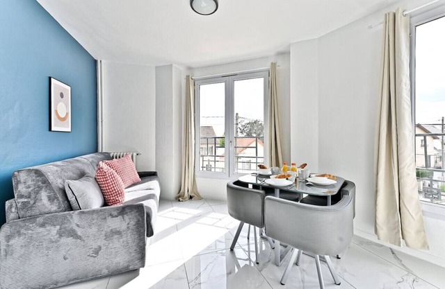 Bright, friendly apartment