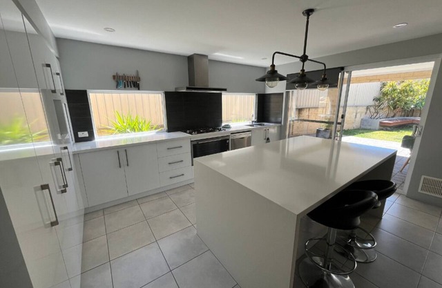 Bright Holiday Home