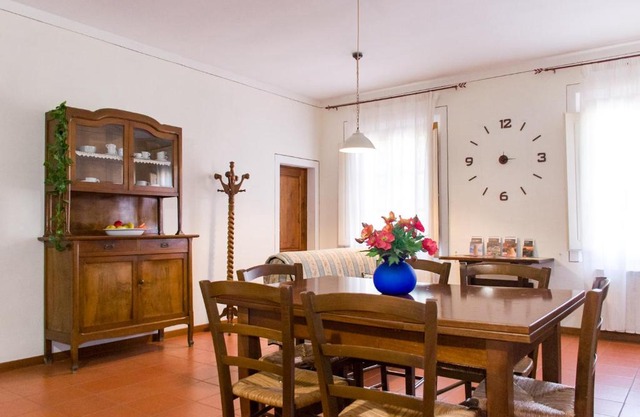 Bright Holiday Home in the countryside near Pisa