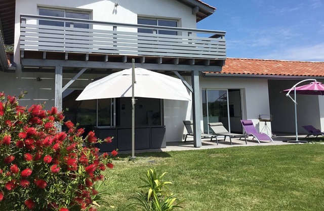 casa luminosa cerca de playas, situada entre San Juan de Luz, Biarritz, Bidart