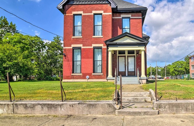 Bright Louisville Home, ~ 2 Mi to Downtown!