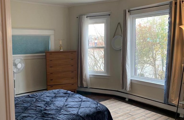 Bright lovely 3 bedrooms entire house