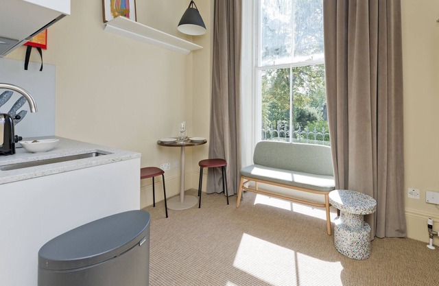 Bright Mezzanine Apartment Near Camden Lock