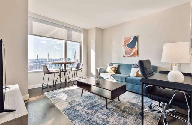 Bright & Modern Apt Downtown Seaport
