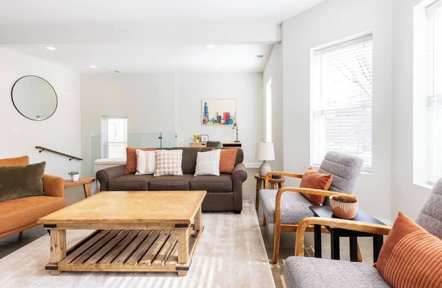 Bright & Modern Apt | Steps to Lake, Train, Food