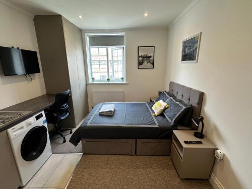 Bright Modern, Private Apartment,15 Mins To Central London