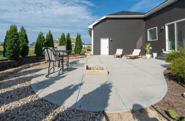 Bright, modern & spacious 3-bedroom home with AC, WiFi in fantastic Sun Prairie