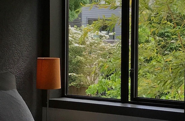 Bright, Modern, Townhouse in Vibrant Mt Pleasant