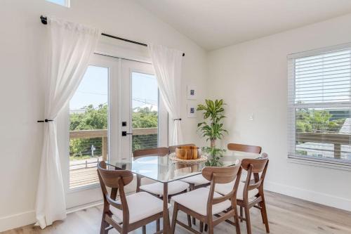 Bright New Beach House with In- Law Suite - 2 blocks to beach!