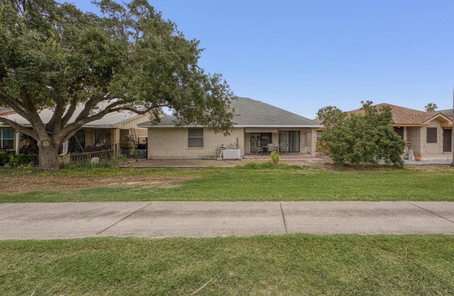Bright Pharr Getaway | Spacious Family Home w/ Garage & Wi-Fi
